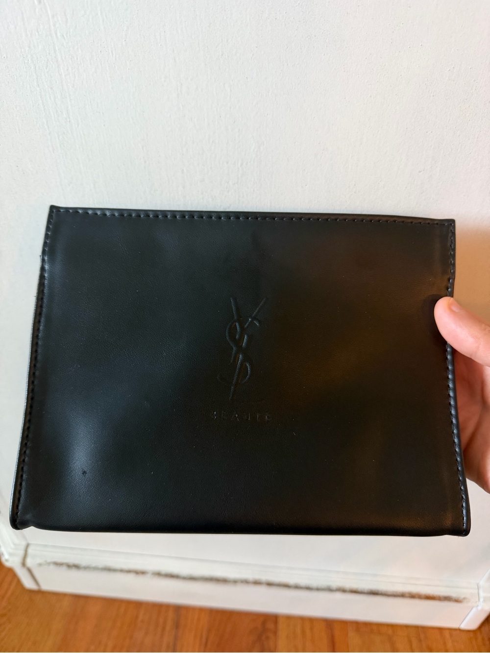 New 4 piece Yves Saint Laurent Beauty Set - Picture 9 of 10